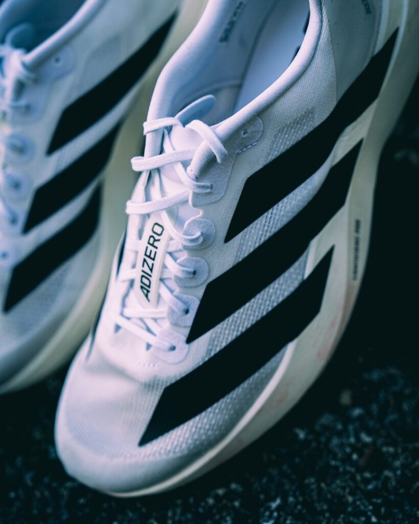 adidas evo sl - laces wall