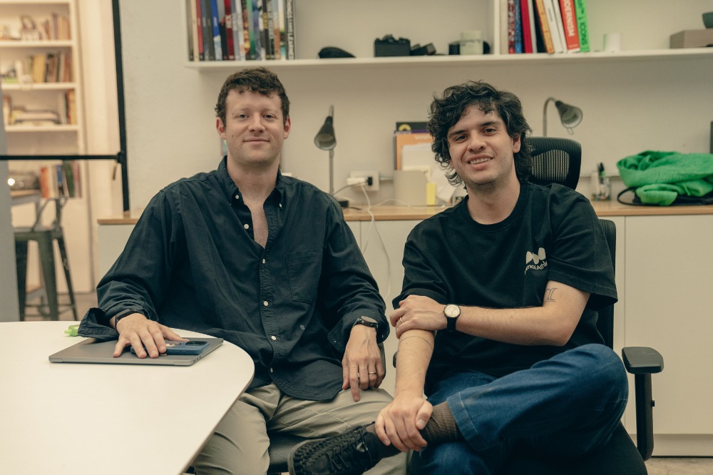 hermanos koumori - Alex Sandler and alex leon